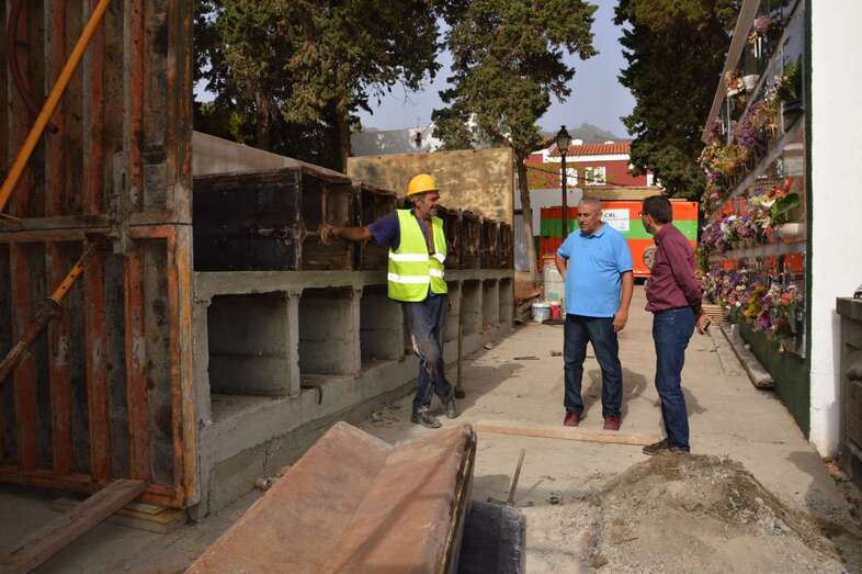 Imagen de las obras en el cementerio municipal de Valsequillo (Foto TA).
